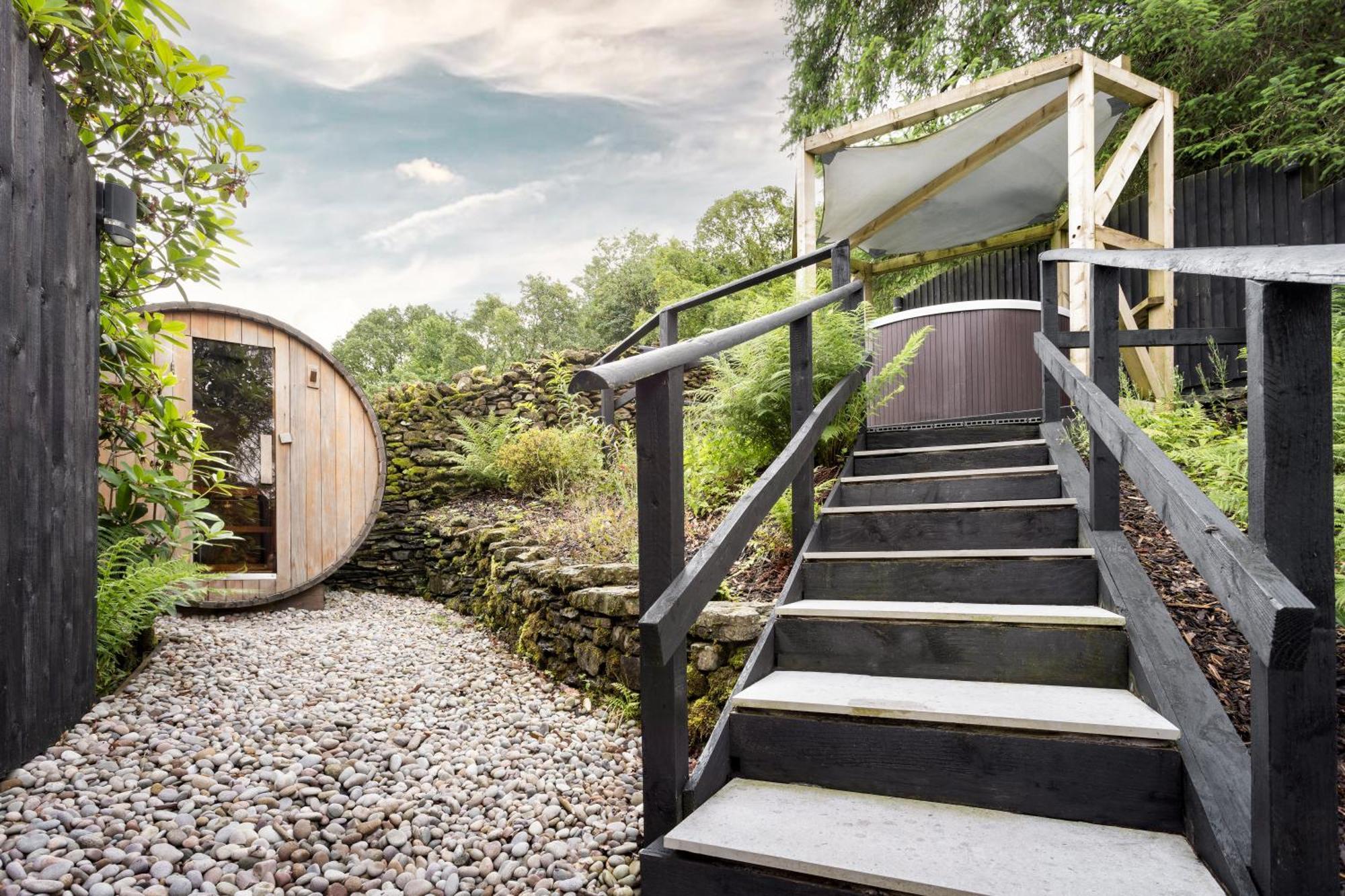 Aphrodites Group - Luxury Hot Tub Suites In Central Lake District! Bowness-on-Windermere Exterior foto